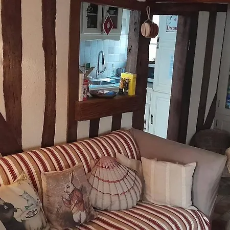 La Maison Belle Maree